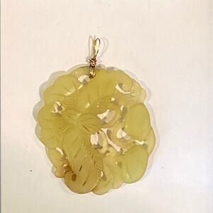 Elegant Serpentine carved Pendant Necklace